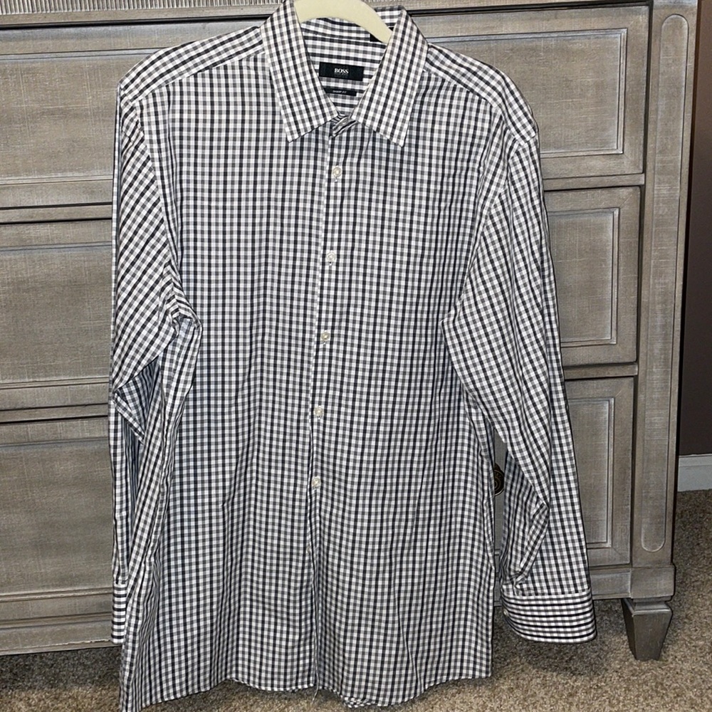 Men’s size 16.5 Hugo Boss long sleeve button down‎ shirt